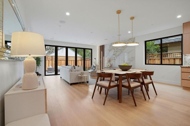 752 College Avenue, Menlo Park, CA 94025