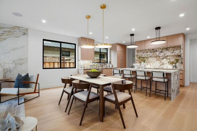 752 College Avenue, Menlo Park, CA 94025