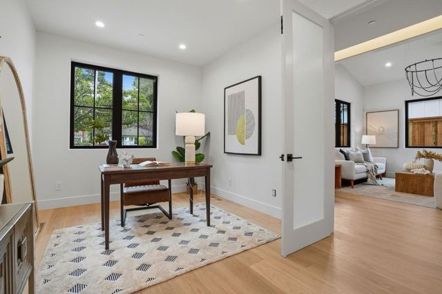 752 College Avenue, Menlo Park, CA 94025