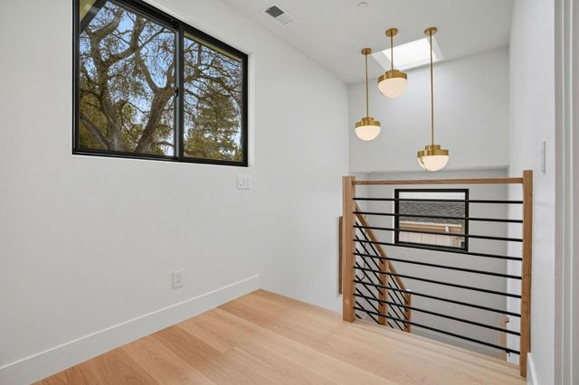 752 College Avenue, Menlo Park, CA 94025