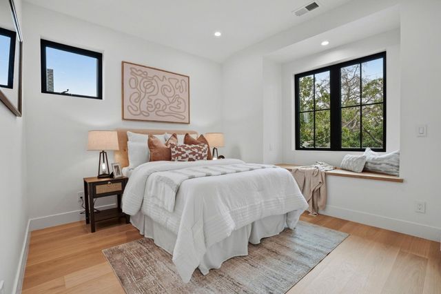 752 College Avenue, Menlo Park, CA 94025