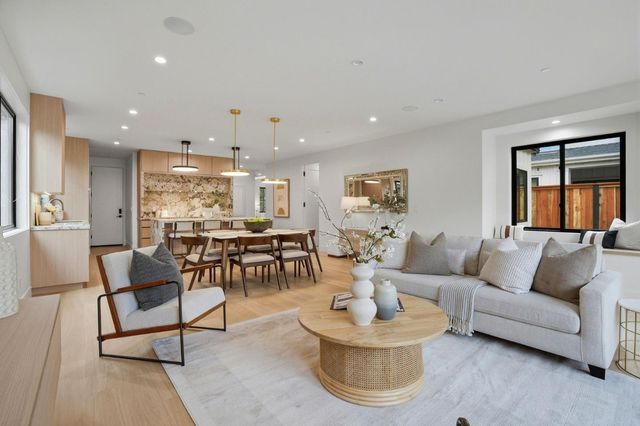 752 College Avenue, Menlo Park, CA 94025