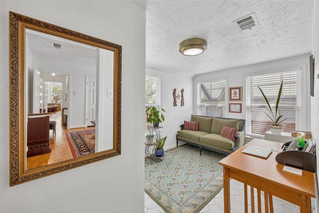 1114 Valencia Street, Dallas, TX 75223