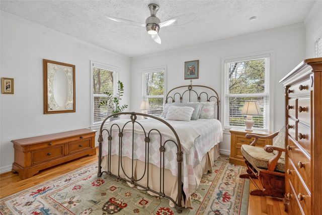 1114 Valencia Street, Dallas, TX 75223