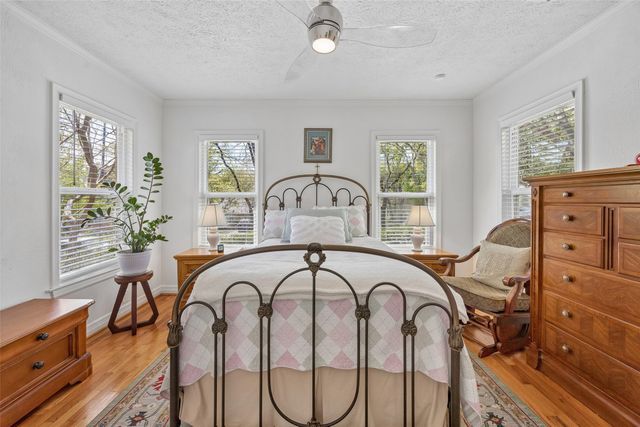 1114 Valencia Street, Dallas, TX 75223