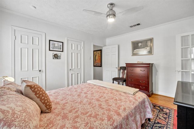 1114 Valencia Street, Dallas, TX 75223