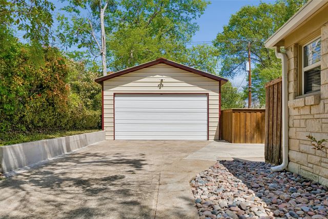 1114 Valencia Street, Dallas, TX 75223