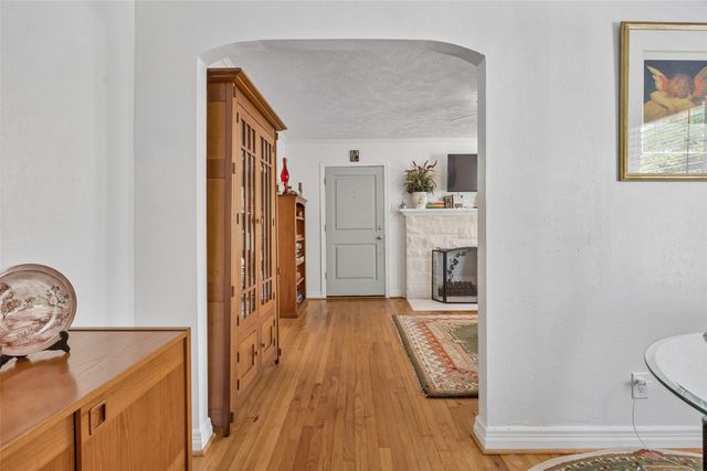 1114 Valencia Street, Dallas, TX 75223