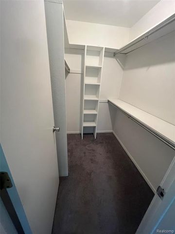 7355 Sherwood Creek, West Bloomfield, MI 48322