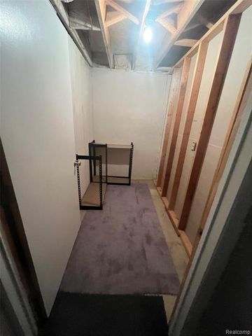 7355 Sherwood Creek, West Bloomfield, MI 48322