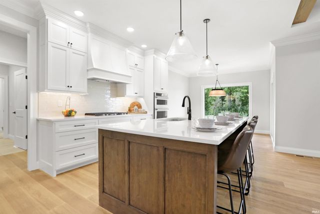 4092 Cottonwood Drive, Victoria Woods, IN 47601