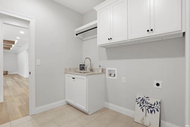 4092 Cottonwood Drive, Victoria Woods, IN 47601