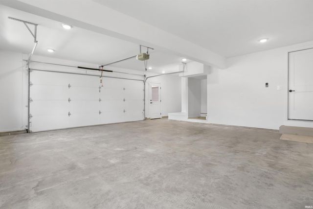 4092 Cottonwood Drive, Victoria Woods, IN 47601