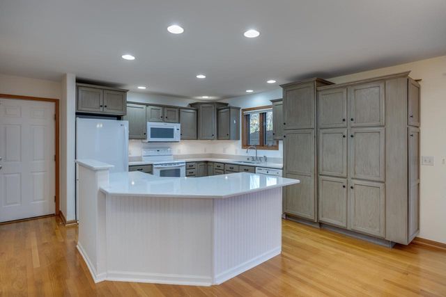 733 Valley View Drive, Stoughton, WI 53589