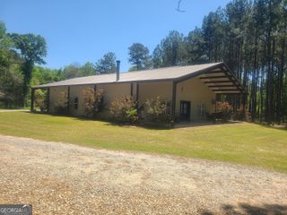 715 Perry Highway, Hawkinsville, GA 31036
