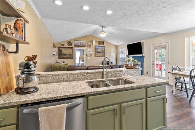 116 Woodbine Drive, Raeford, NC 28376