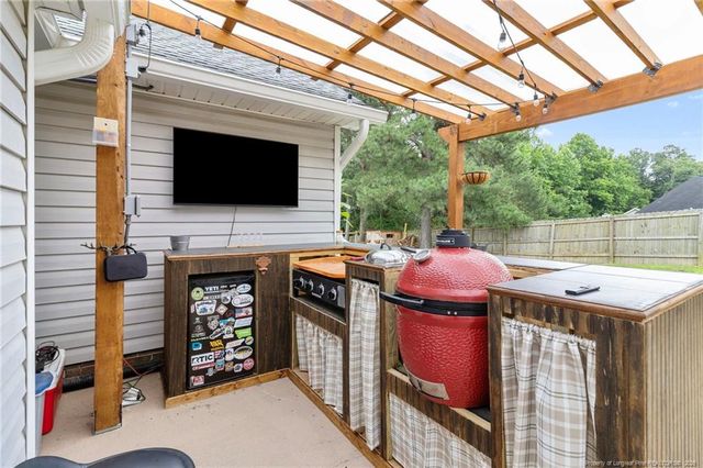 116 Woodbine Drive, Raeford, NC 28376