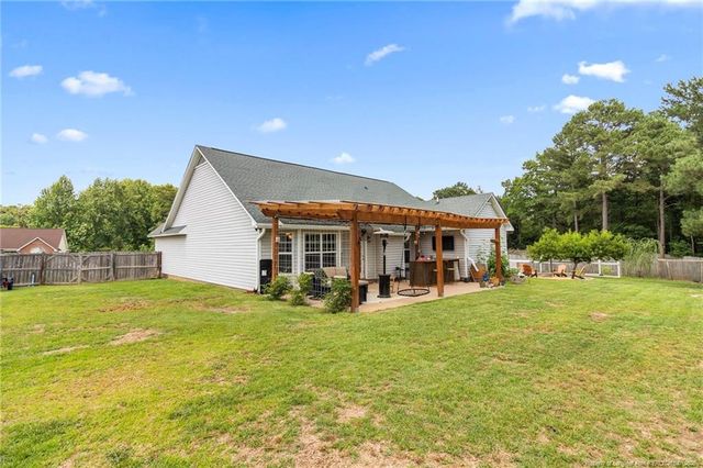 116 Woodbine Drive, Raeford, NC 28376