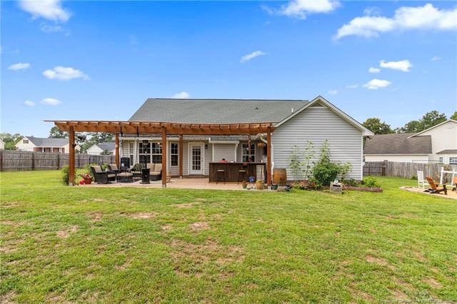 116 Woodbine Drive, Raeford, NC 28376