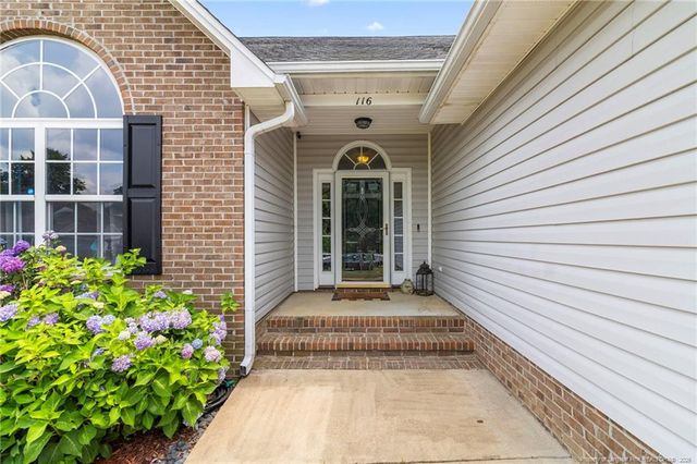 116 Woodbine Drive, Raeford, NC 28376