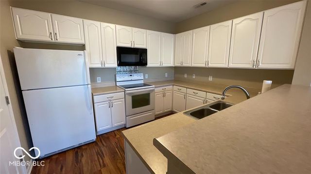 1631 Lacebark Drive J, Greenwood, IN 46143