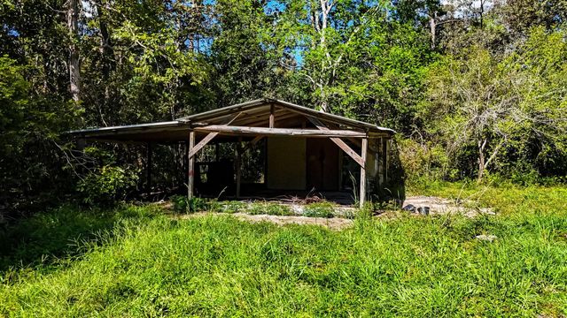 241 County Road 2221, Cleveland, TX 77327