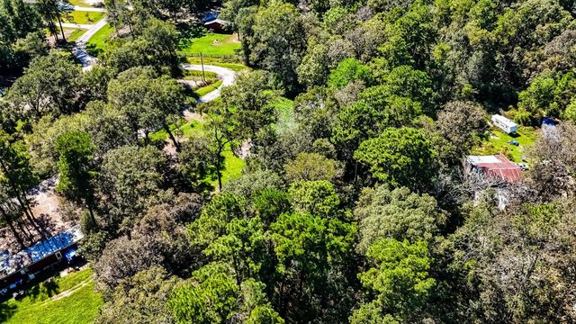 241 County Road 2221, Cleveland, TX 77327