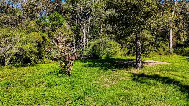 241 County Road 2221, Cleveland, TX 77327