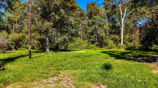 241 County Road 2221, Cleveland, TX 77327