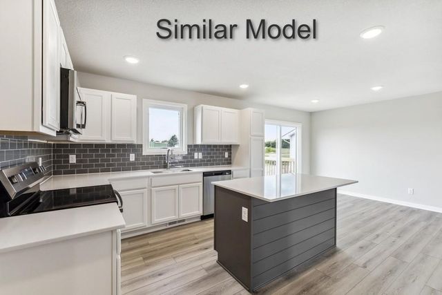 224 Canyon Drive, Norwalk, IA 50211