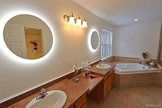 14949 Taylor Boulevard, Livonia, MI 48154