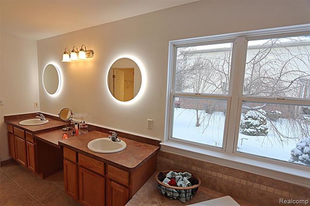 14949 Taylor Boulevard, Livonia, MI 48154