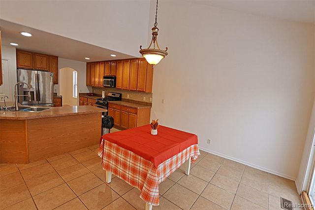 14949 Taylor Boulevard, Livonia, MI 48154