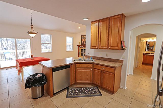 14949 Taylor Boulevard, Livonia, MI 48154