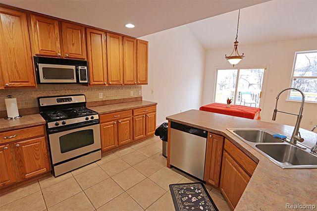 14949 Taylor Boulevard, Livonia, MI 48154