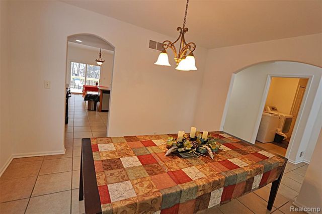 14949 Taylor Boulevard, Livonia, MI 48154