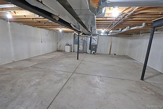 14949 Taylor Boulevard, Livonia, MI 48154