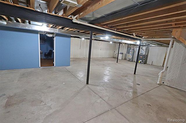 14949 Taylor Boulevard, Livonia, MI 48154