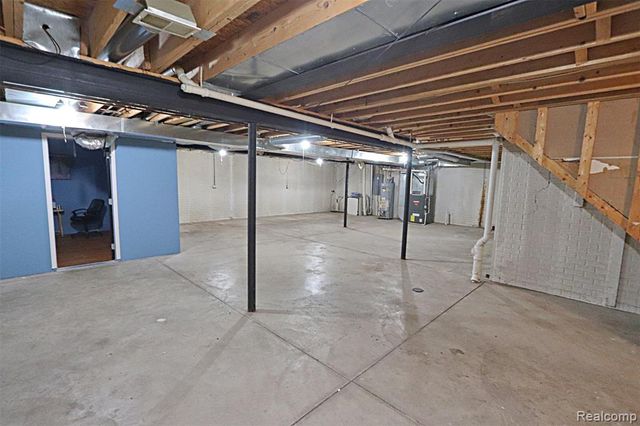 14949 Taylor Boulevard, Livonia, MI 48154