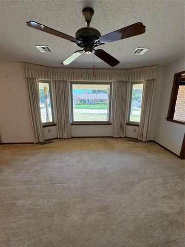 4812 NW 70th Street, Oklahoma City, OK 73132