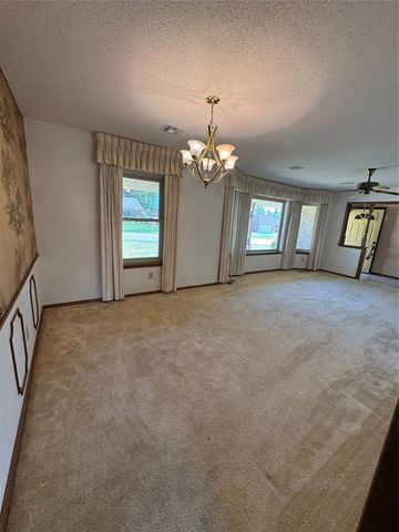 4812 NW 70th Street, Oklahoma City, OK 73132