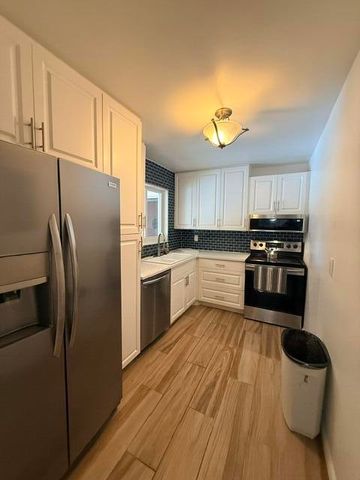 230 Lake Dora Drive 230, West Palm Beach, FL 33411