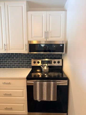 230 Lake Dora Drive 230, West Palm Beach, FL 33411