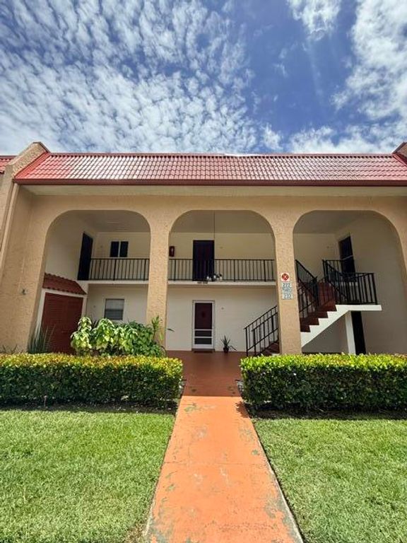 230 Lake Dora Drive 230, West Palm Beach, FL 33411
