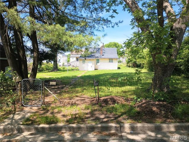 8539 Robin Avenue, St Louis, MO 63147
