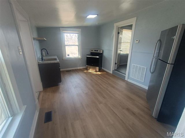 8539 Robin Avenue, St Louis, MO 63147