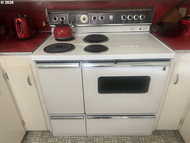 67623 E BAY Rd, North Bend, OR 97459