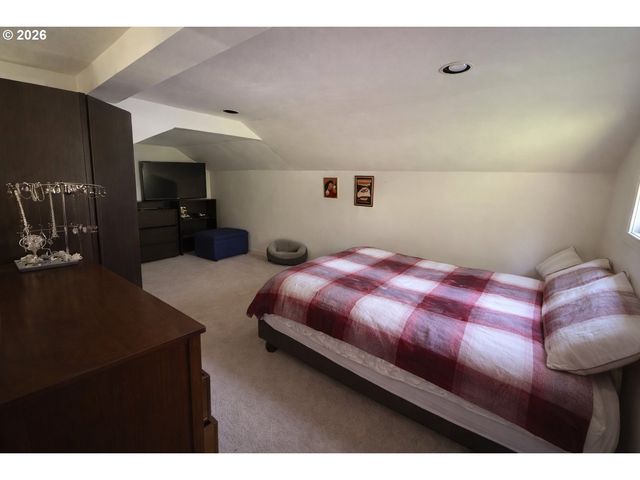 67623 E BAY Rd, North Bend, OR 97459