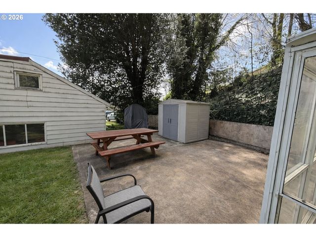 67623 E BAY Rd, North Bend, OR 97459