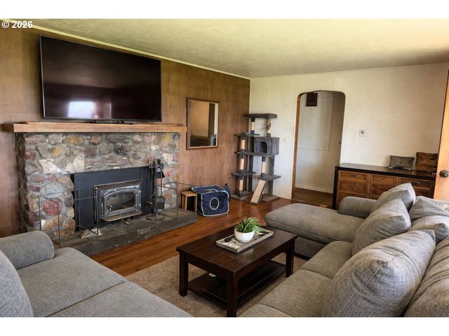 67623 E BAY Rd, North Bend, OR 97459